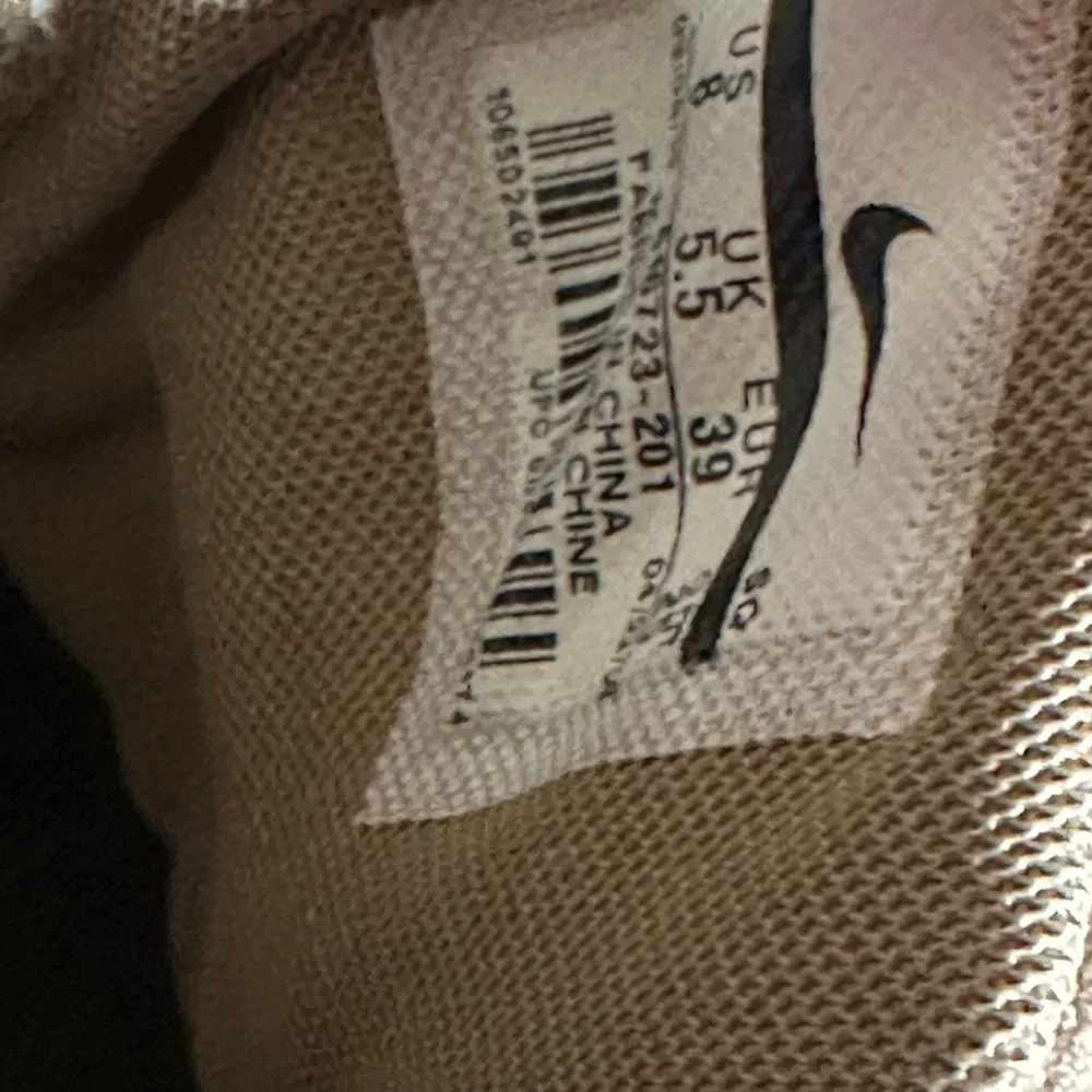 Nike leather shoes - Picture 4 of 4